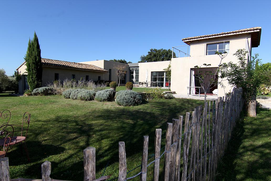 Vue d'ensemble villa moderne